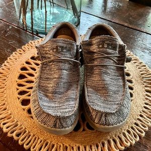 Mens size 11 Hey Dude
